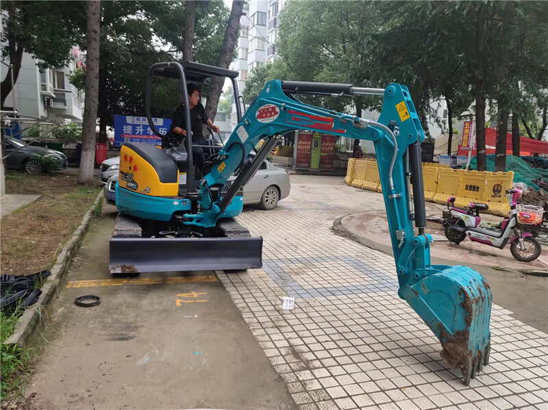 出租久保田微型小挖机